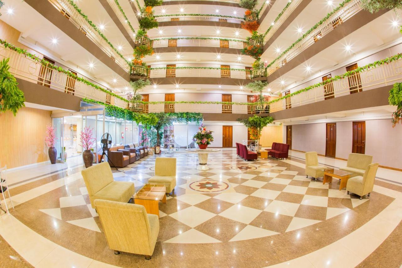 Hotel Three Seasons Bangkok Exterior foto